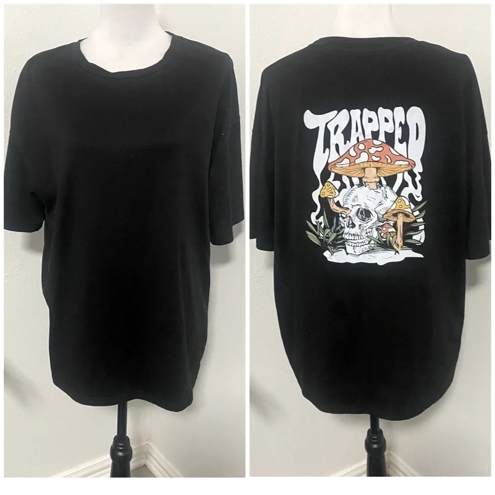 Mushroom & Letter Graphic “TRAPPED” Drop Shoulder Tee Black Unisex Size Medium